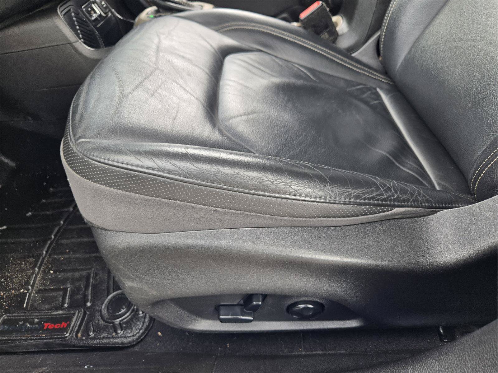 Used 2016 Jeep Renegade Limited FWD image 21