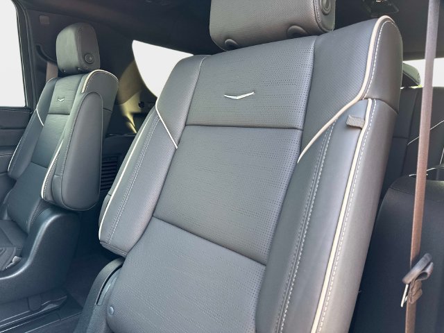 New 2026 Cadillac Escalade ESV Luxury w/ LPO, Floor Liner Package AWD/4WD image 14