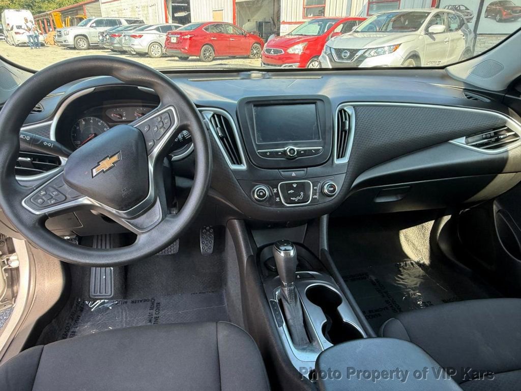 Used 2018 Chevrolet Malibu LS image 20