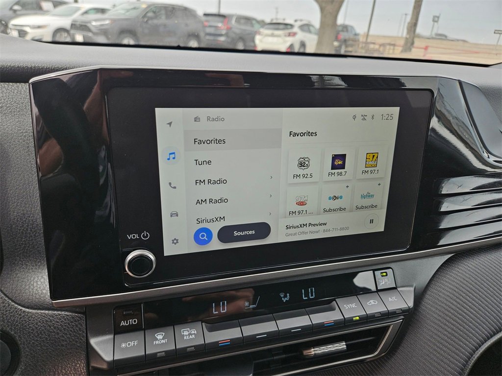 Used 2025 Toyota Camry SE image 21