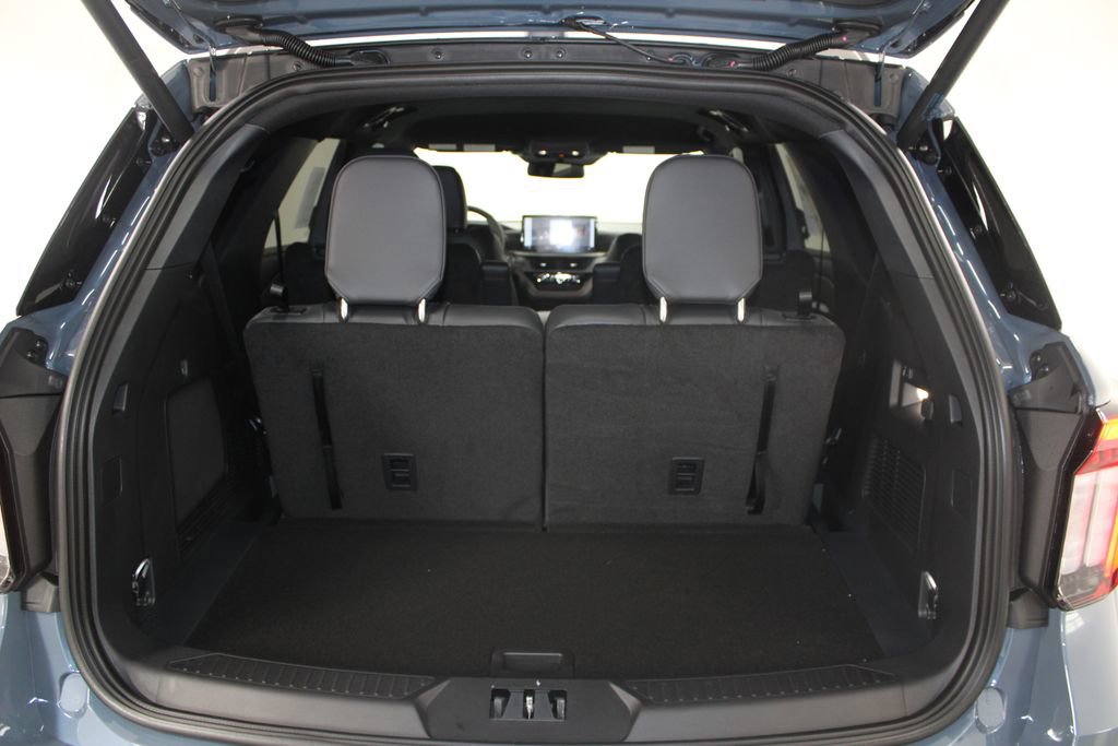 New 2026 Ford Explorer ST-Line w/ ST-Line Street Pack image 16