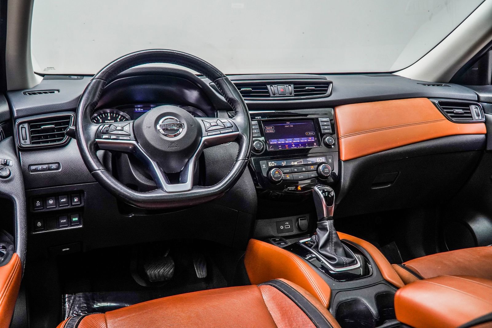 Used 2018 Nissan Rogue SL w/ Premium Package FWD image 16