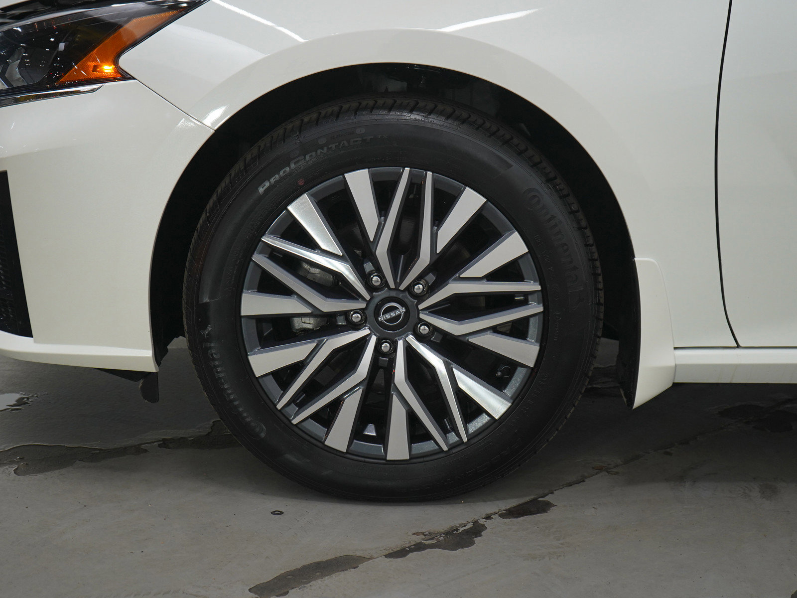 Used 2023 Nissan Altima 2.5 SV w/ SV Premium Package AWD/4WD image 27