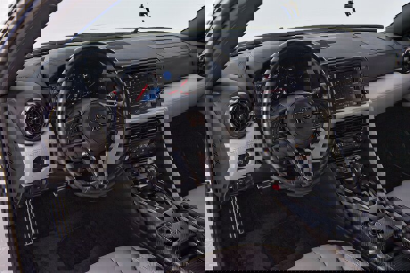 Used 2021 Nissan GT-R Premium image 18