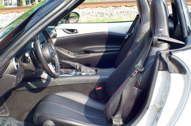 Used 2018 MAZDA MX-5 Miata Grand Touring RWD image 18