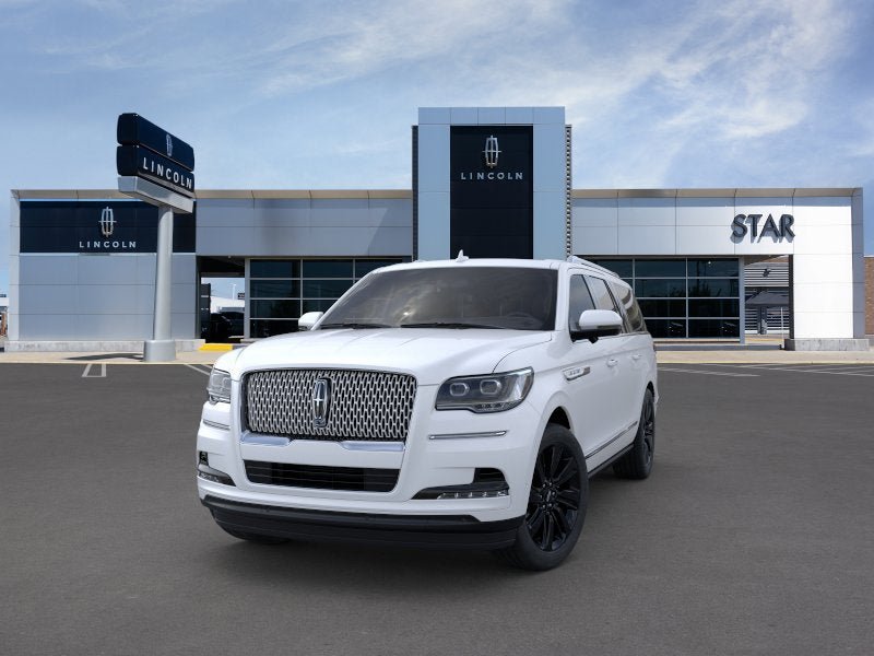 New 2023 Lincoln Navigator L Reserve AWD/4WD image 2