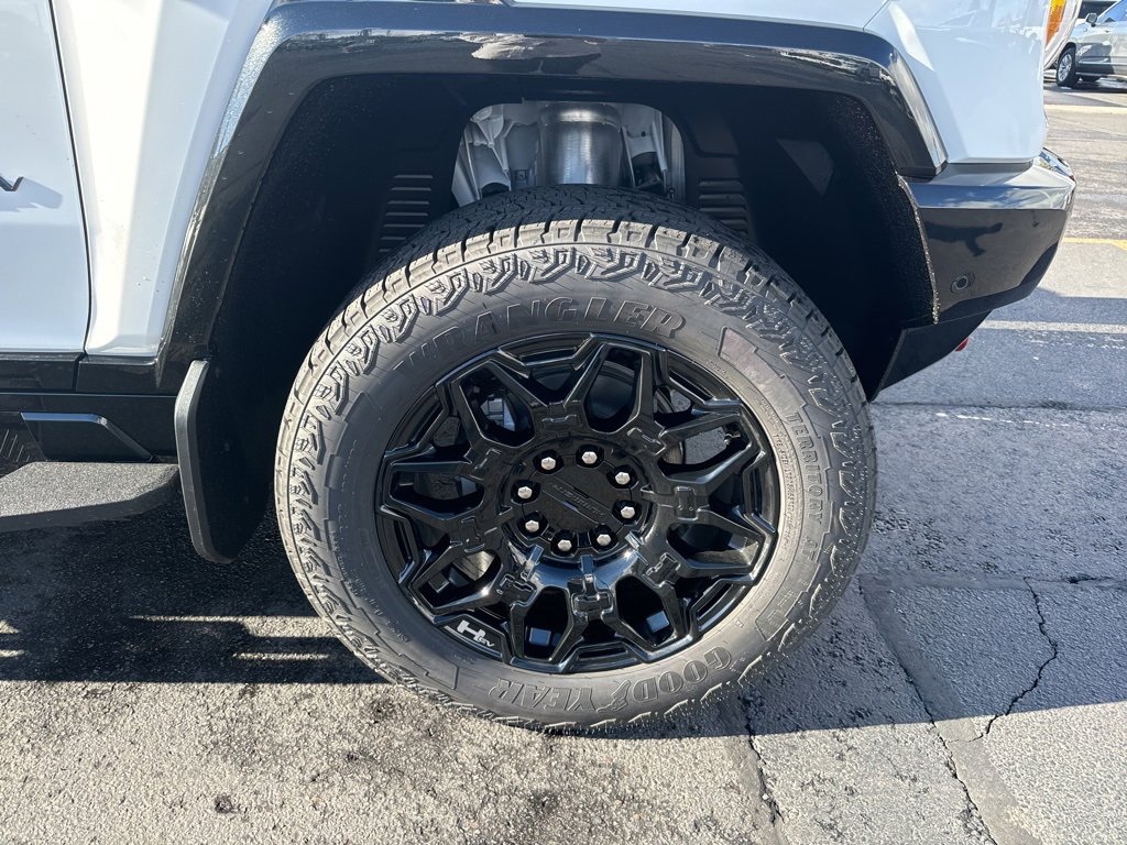 New 2025 GMC Hummer EV 2X w/ LPO, Sport Package image 9