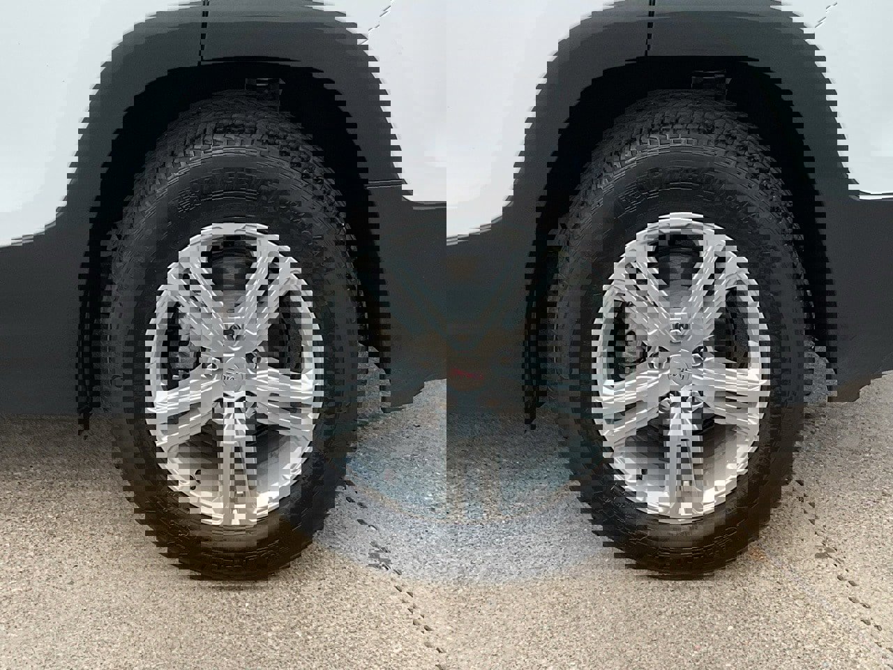 Used 2024 GMC Terrain SLE image 8