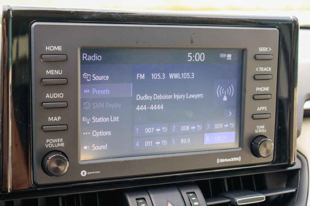 Used 2022 Toyota RAV4 XLE Premium FWD image 4