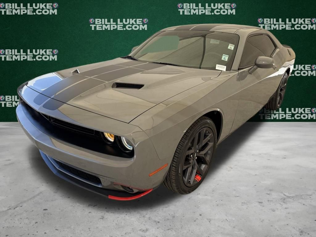 Used 2019 Dodge Challenger SXT w/ Driver Convenience Group RWD image 8