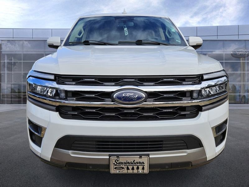 Certified 2023 Ford Expedition Limited image 3