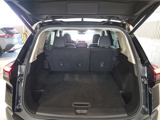 Certified 2023 Nissan Rogue SV w/ SV Premium B Package AWD/4WD image 22