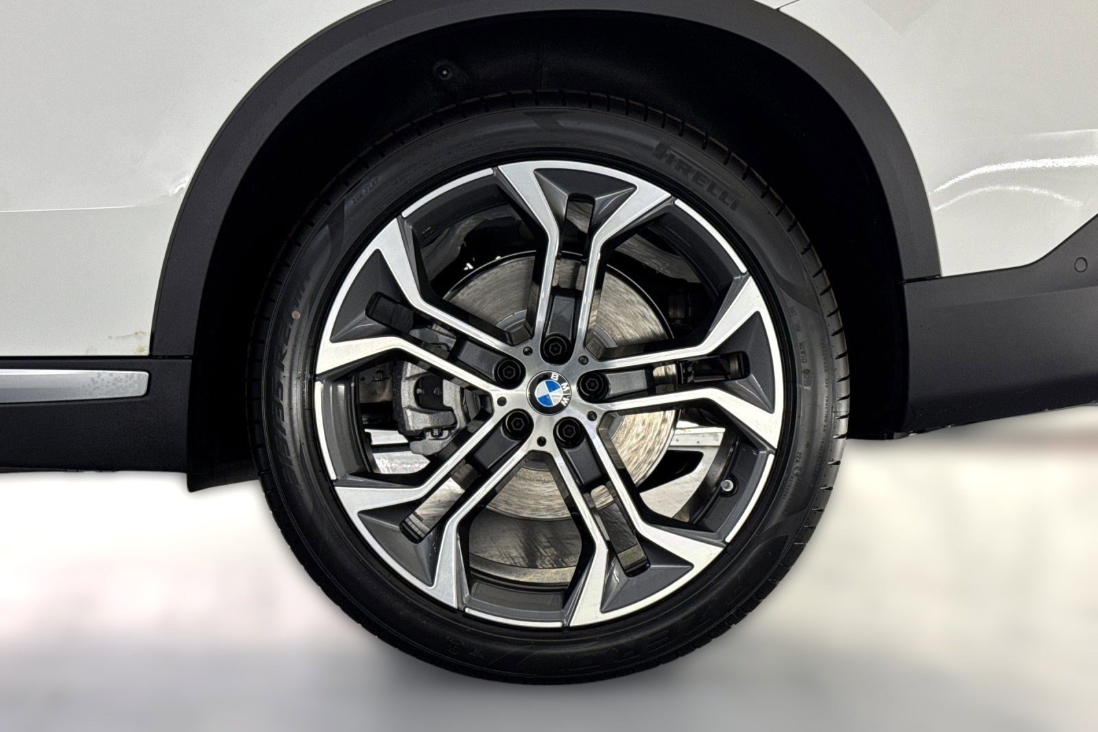 Used 2026 BMW X5 sDrive40i w/ Climate Comfort Package RWD image 12