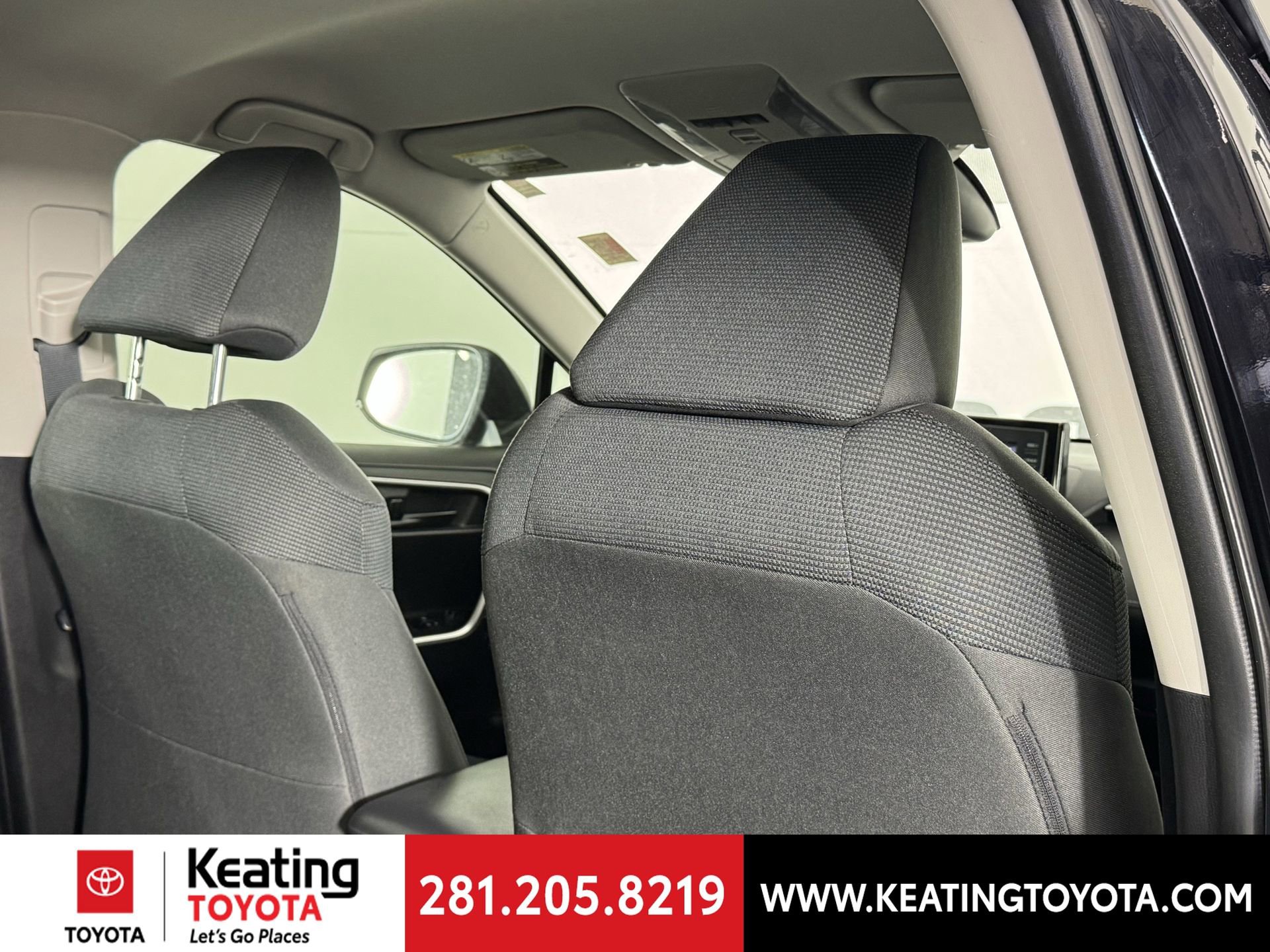 Used 2022 Toyota RAV4 LE image 18