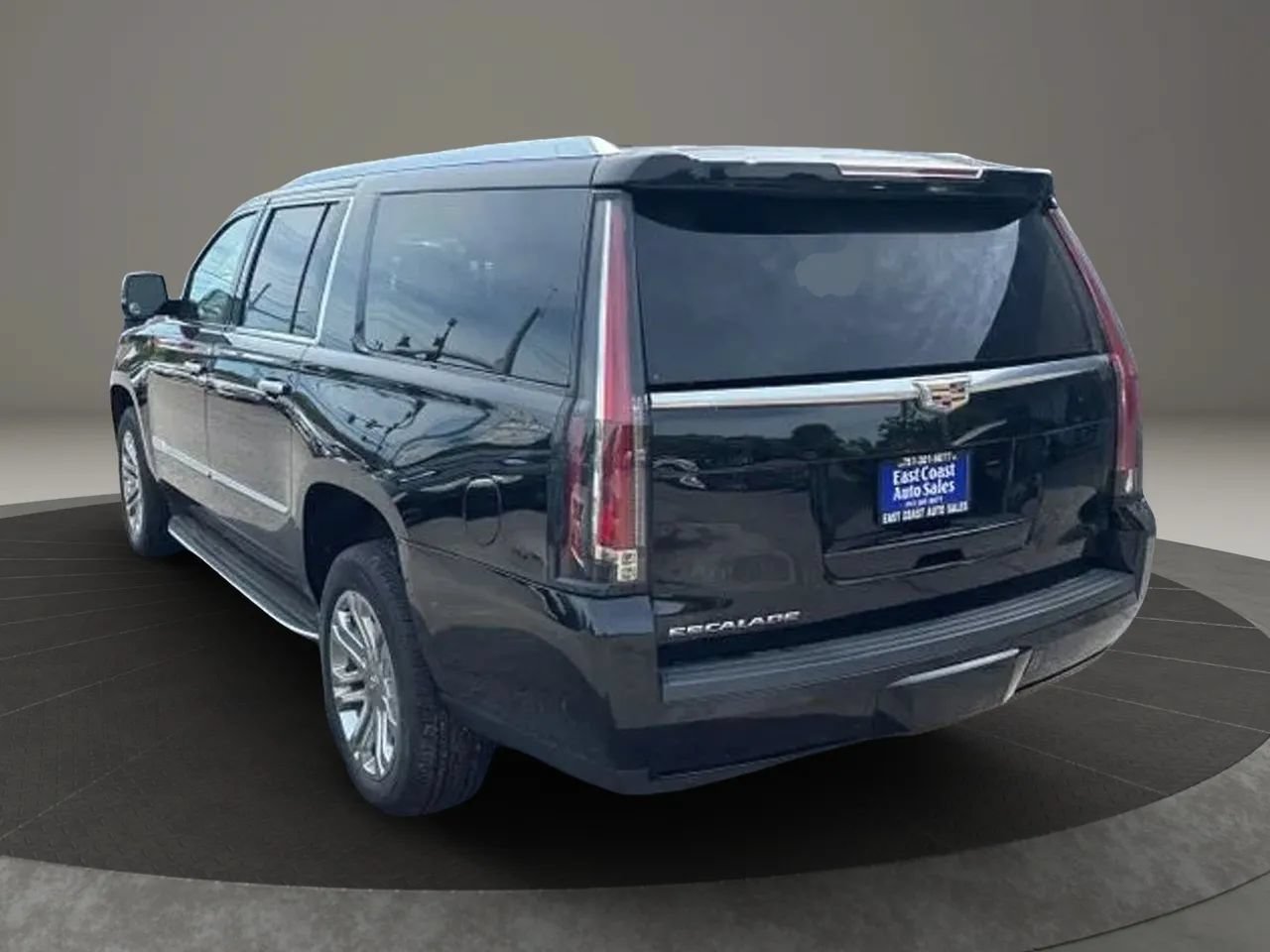 Used 2019 Cadillac Escalade ESV 4WD image 7