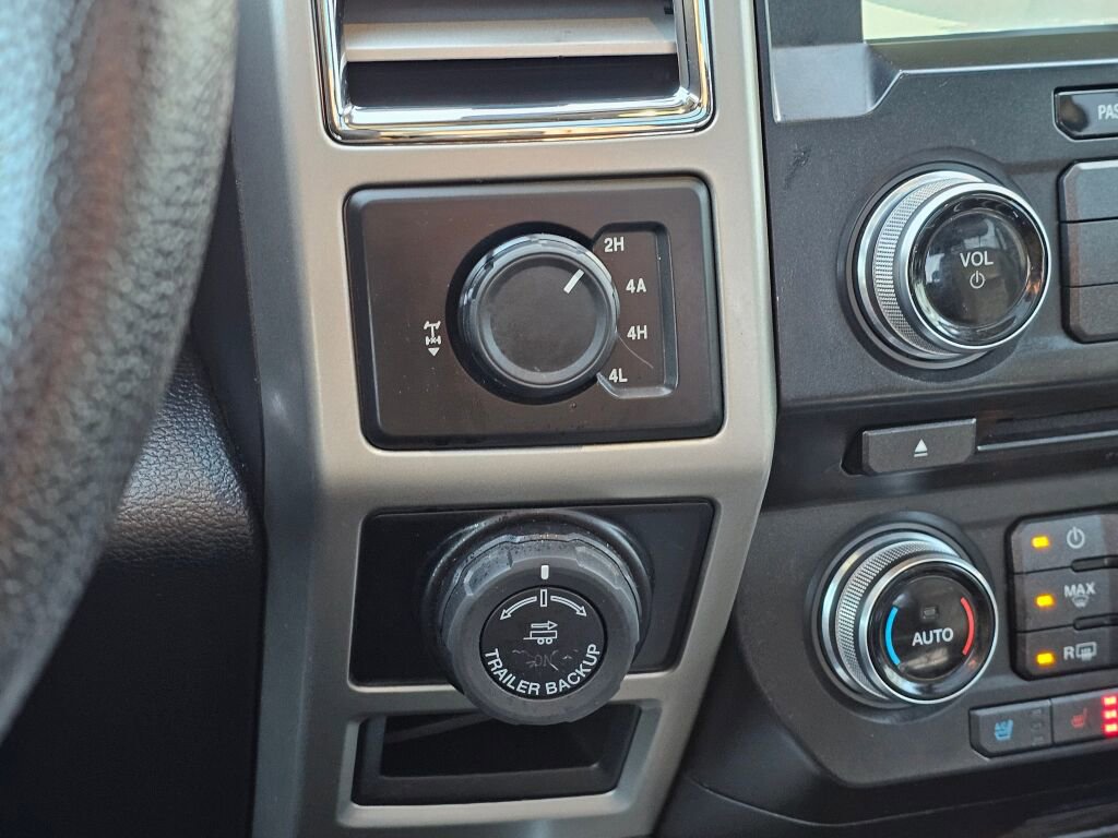 Used 2016 Ford F150 Lariat w/ Equipment Group 501A Mid image 32