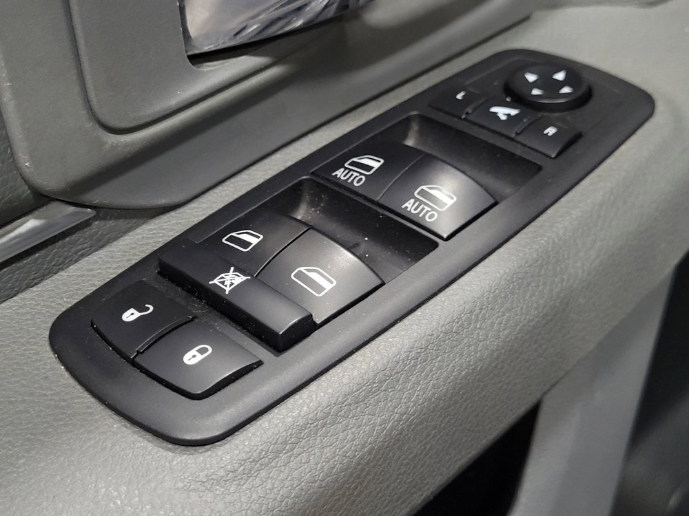 Used 2017 RAM 1500 Classic SLT image 27