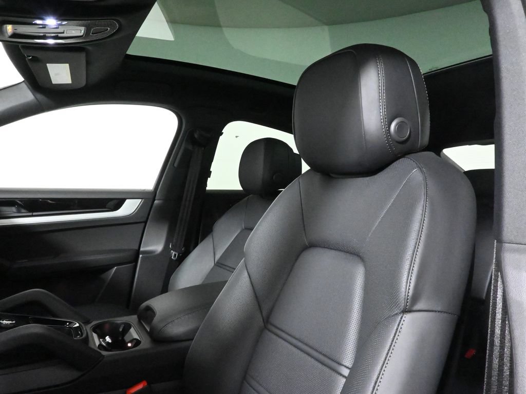 Used 2026 Porsche Cayenne Coupe AWD/4WD image 15