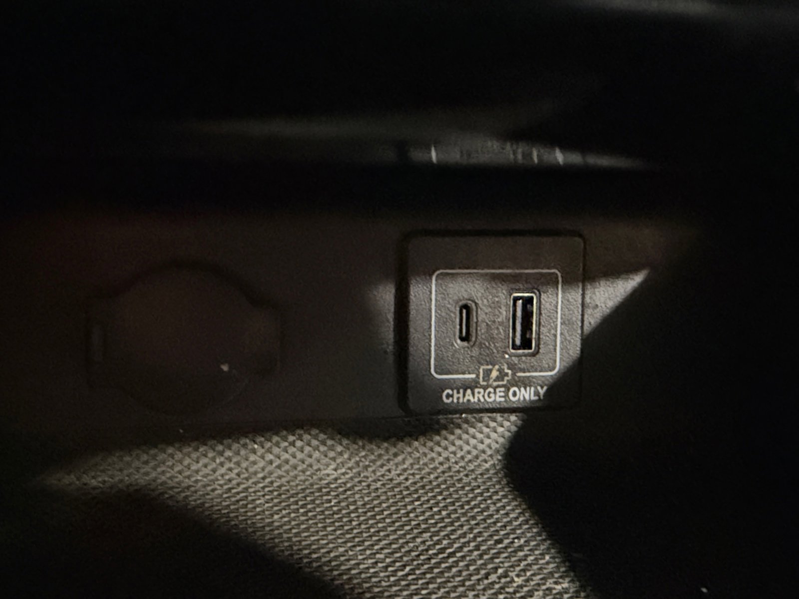 Used 2019 Nissan Pathfinder SV image 31