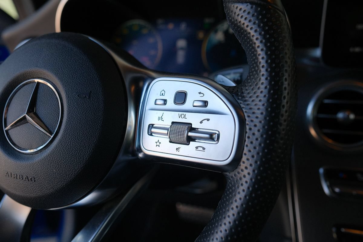 Used 2022 Mercedes-Benz GLC 300 image 18