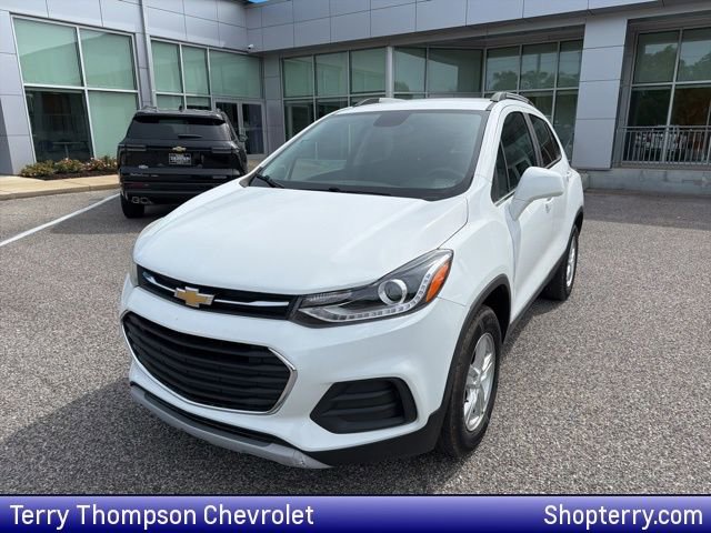 Used 2017 Chevrolet Trax LT AWD/4WD image 1