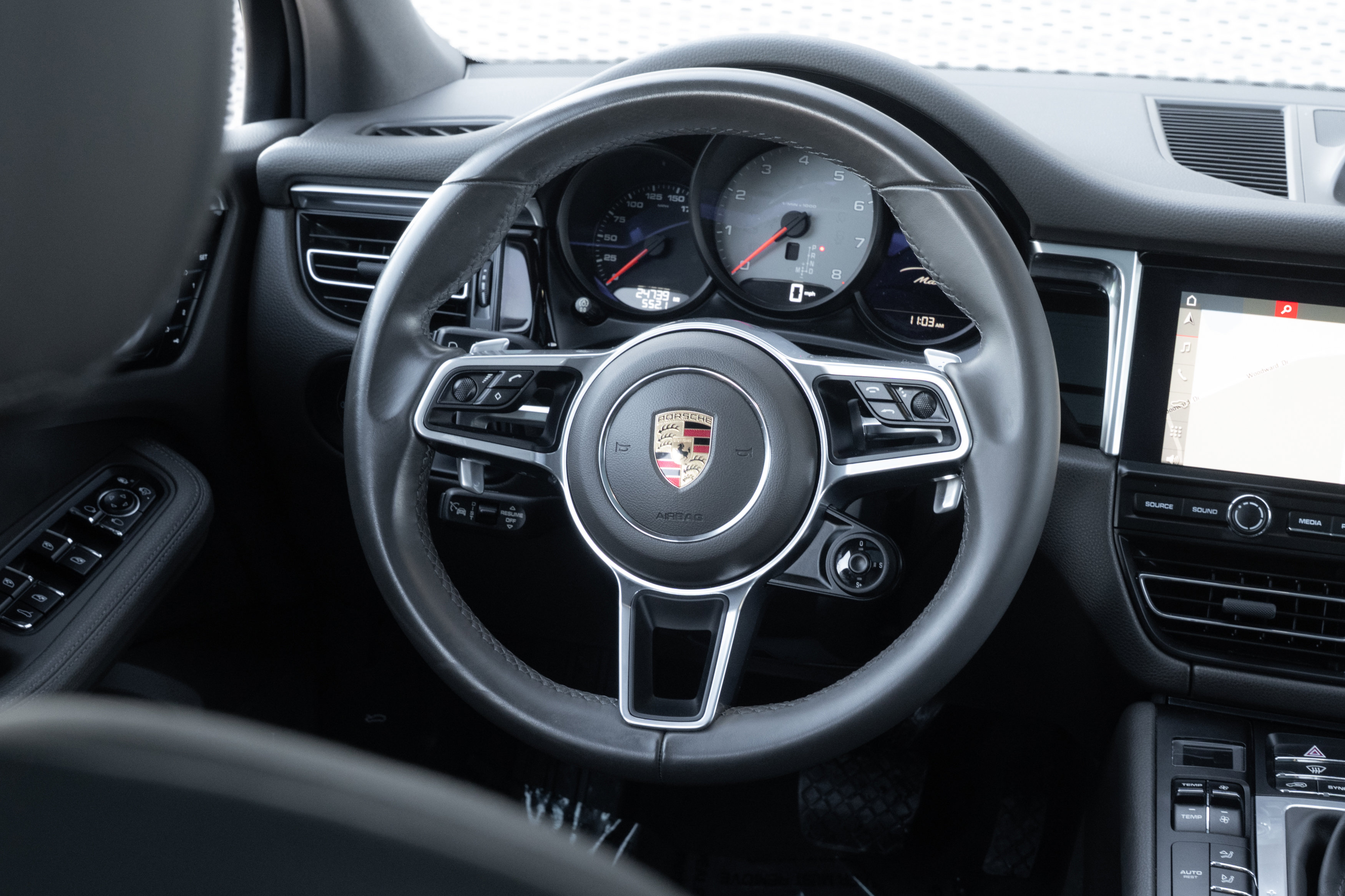Used 2019 Porsche Macan S image 9