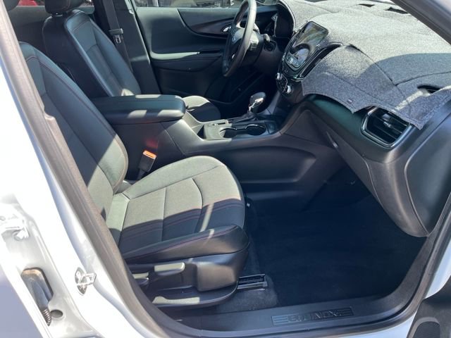 Used 2022 Chevrolet Equinox RS w/ Infotainment Package image 16