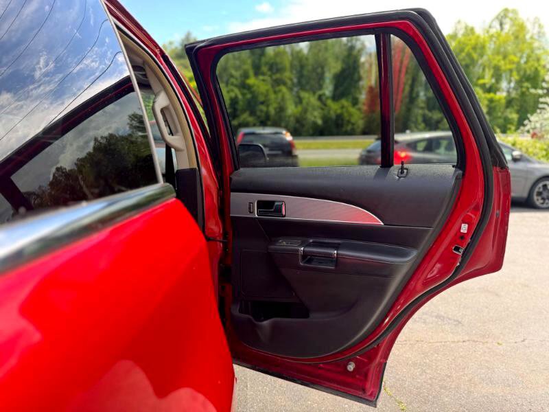 Used 2012 Lincoln MKX AWD image 15