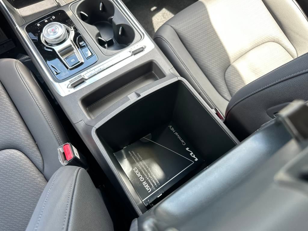 New 2025 Kia Carnival SX Prestige FWD image 34