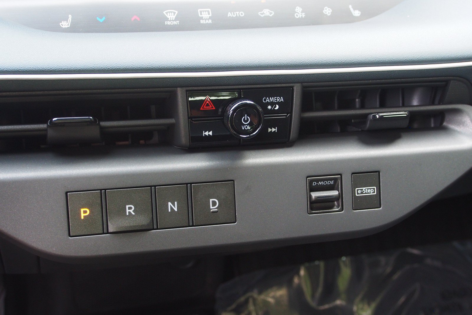 New 2026 Nissan Leaf Platinum+ FWD image 24