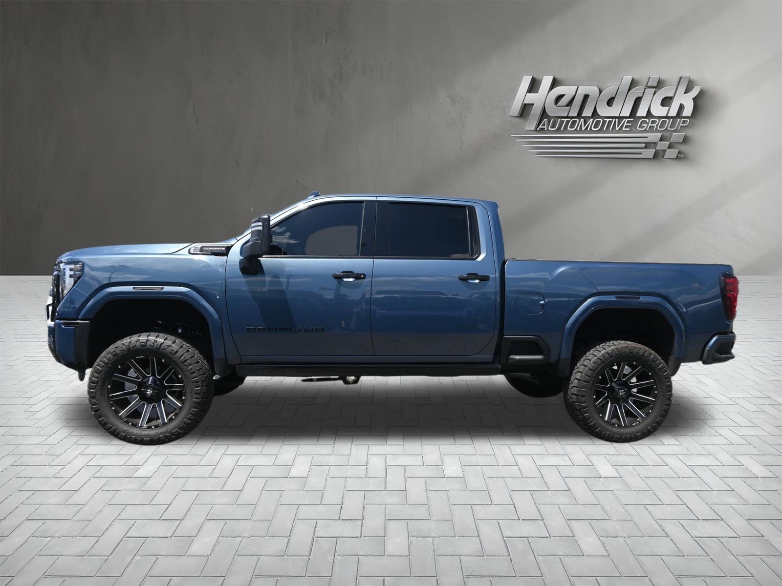 Used 2025 GMC Sierra 2500 Denali Ultimate AWD/4WD image 7