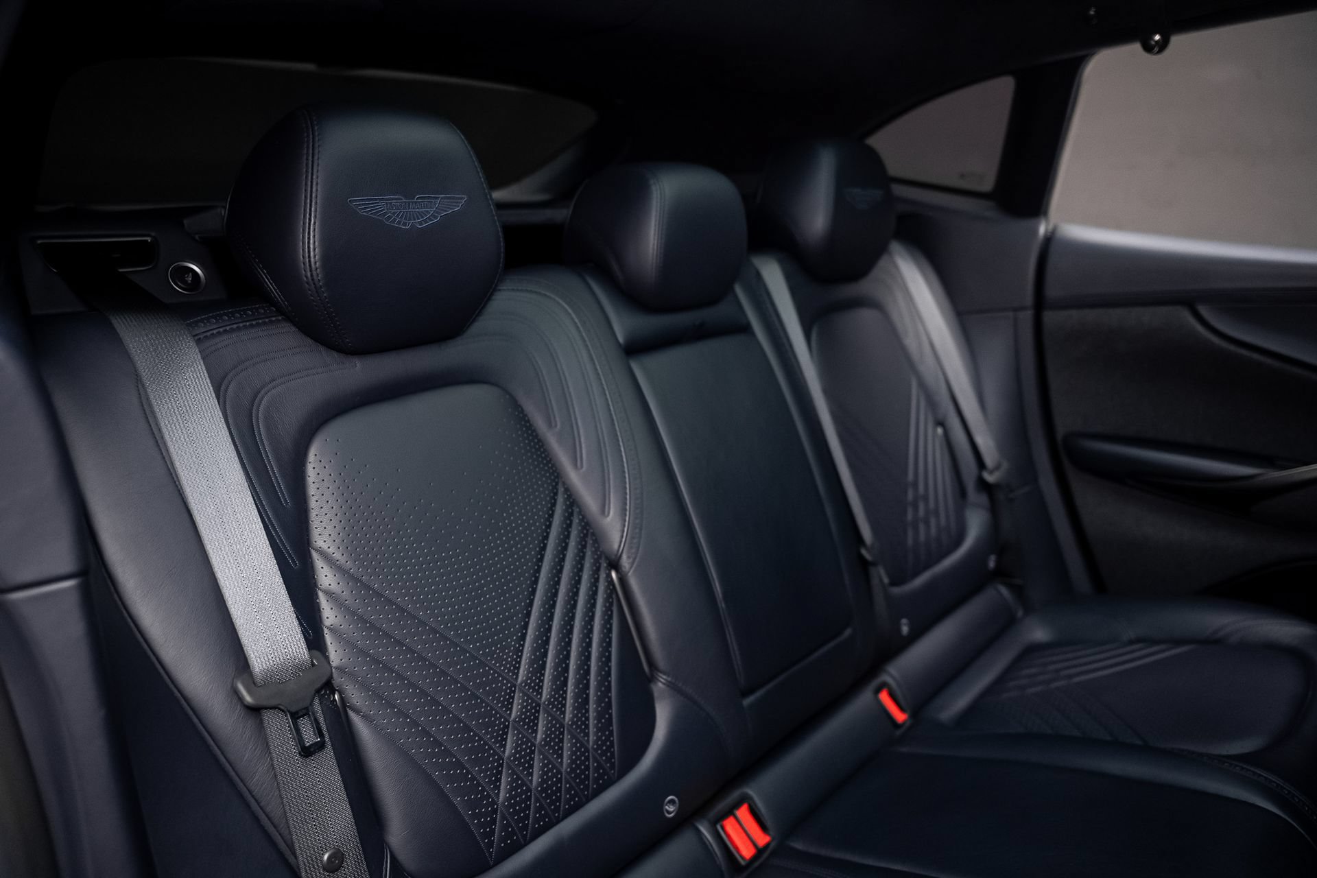 Used 2021 Aston Martin DBX AWD/4WD image 62