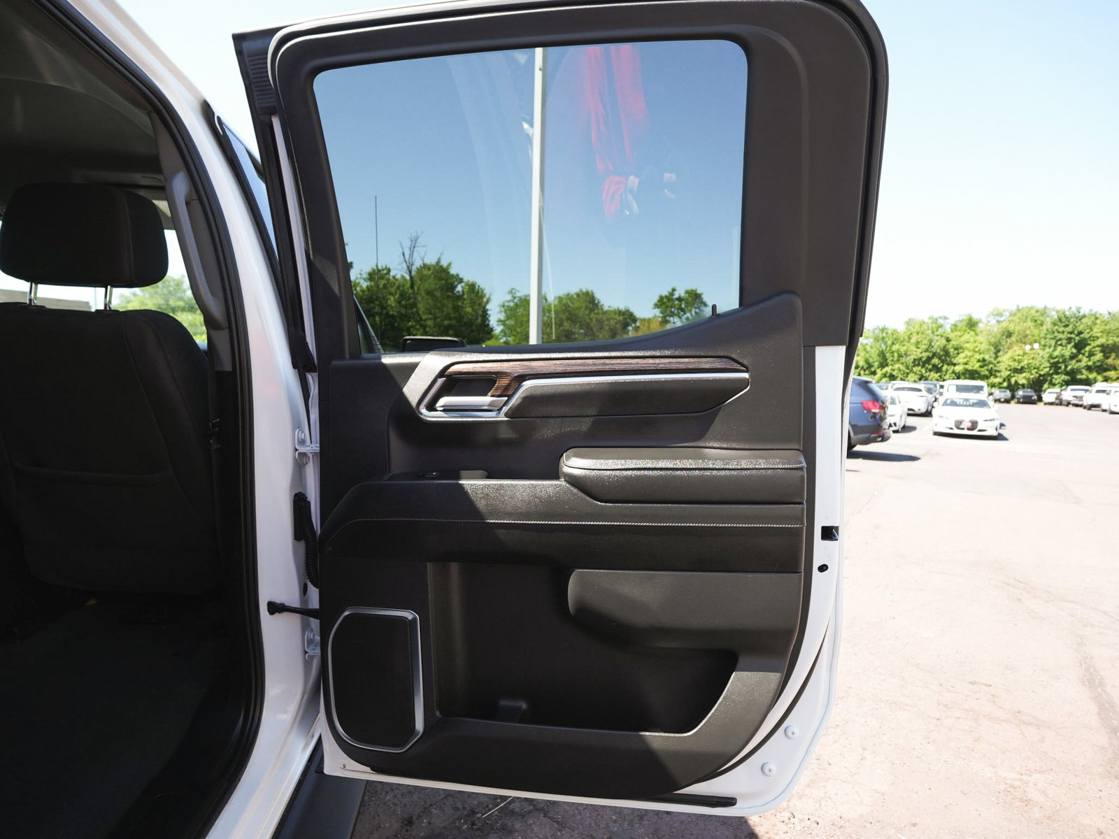 Used 2023 GMC Sierra 1500 Elevation w/ Preferred Package AWD/4WD image 12