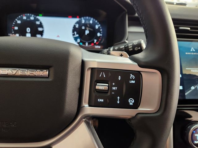 Used 2025 Land Rover Discovery Dynamic SE image 26