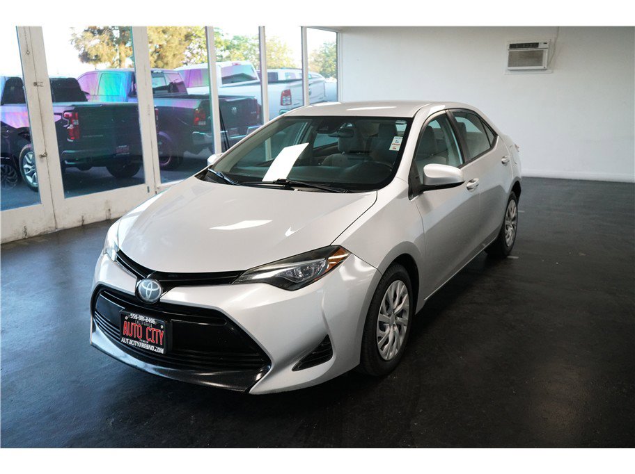 Used 2017 Toyota Corolla LE image 3