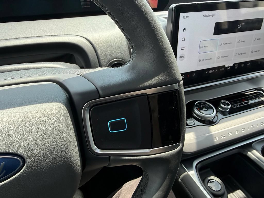 New 2026 Ford Expedition Active AWD/4WD image 17