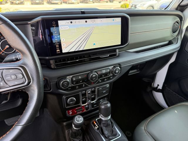 Used 2025 Jeep Gladiator Mojave image 17