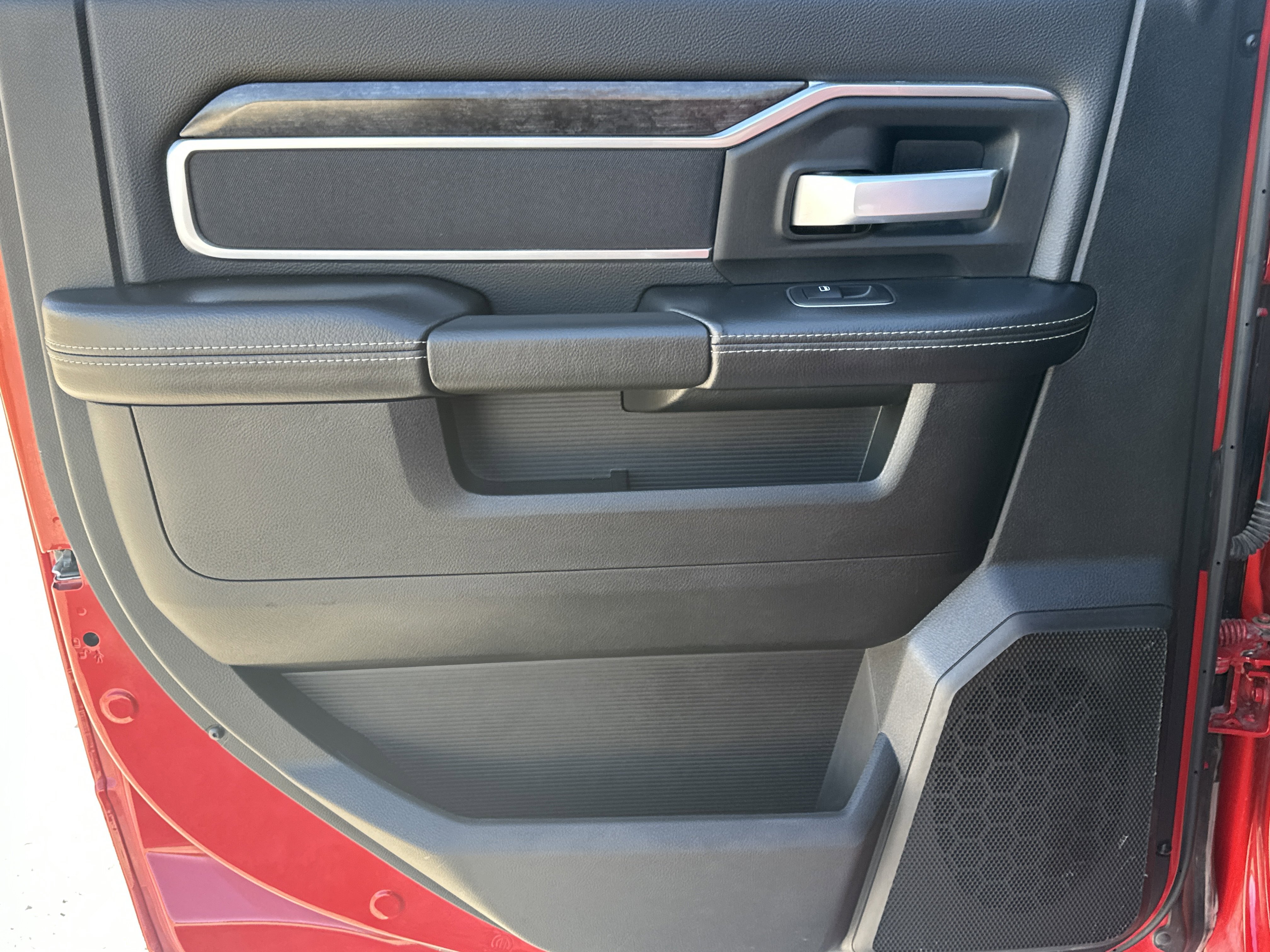 Used 2024 RAM 2500 Big Horn w/ Sport Appearance Package image 19