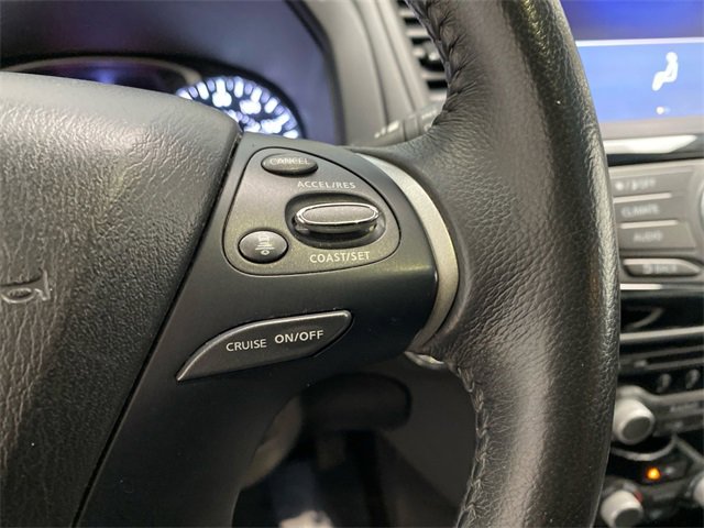 Used 2020 Nissan Pathfinder SV image 20