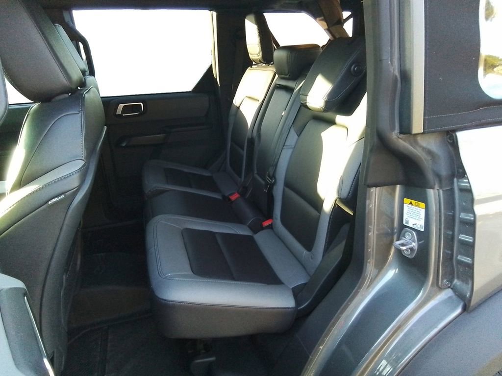 Used 2024 Ford Bronco Black Diamond image 13