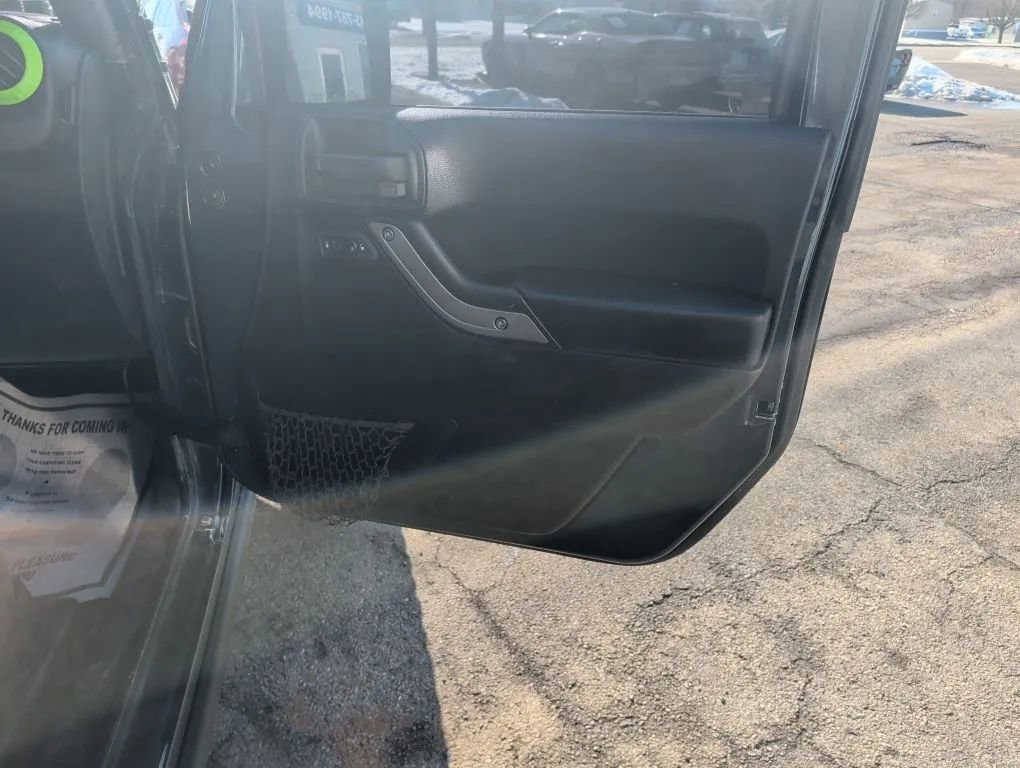 Used 2018 Jeep Wrangler Sport AWD/4WD image 14