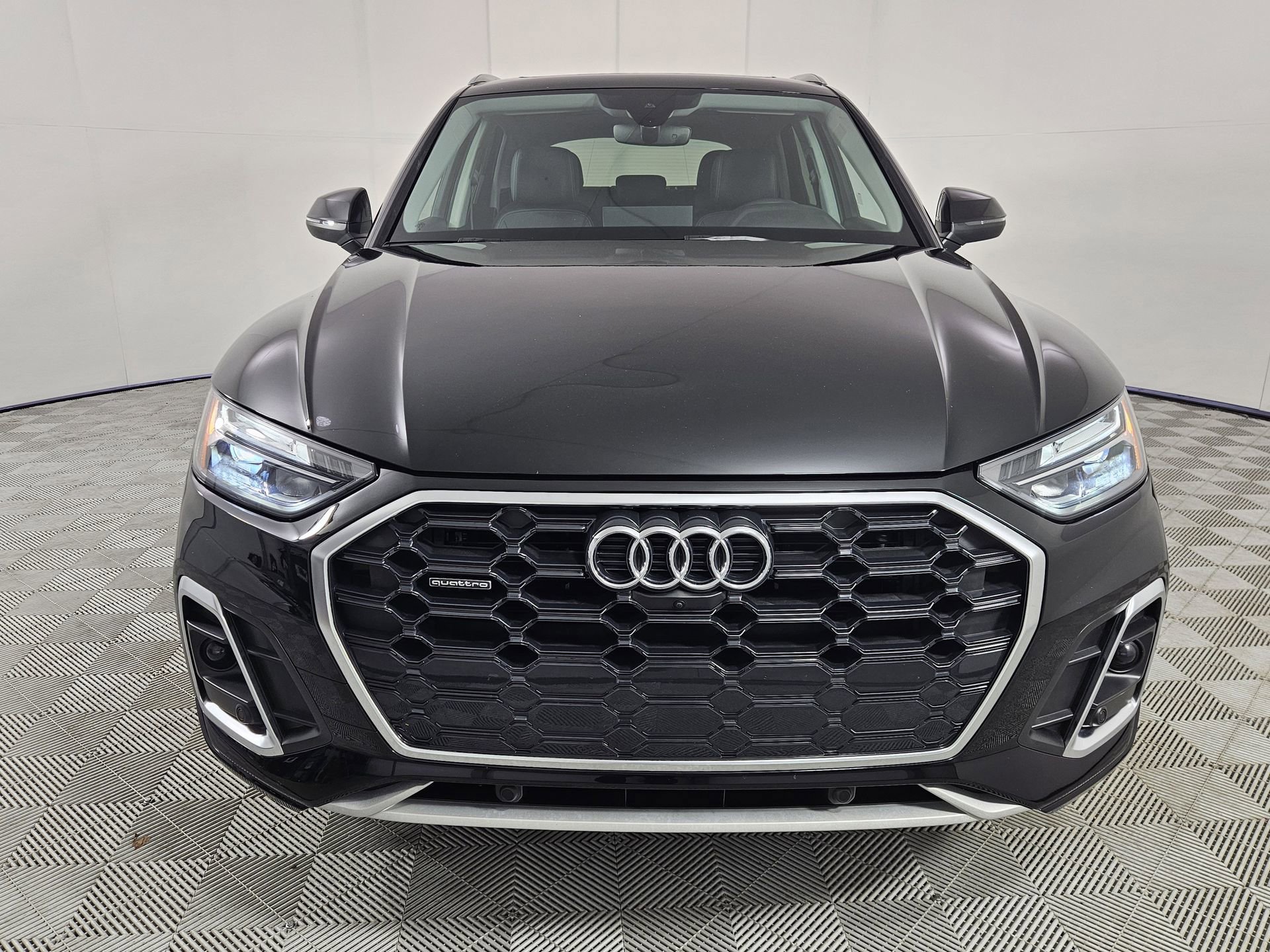 Certified 2023 Audi Q5 2.0T Premium Plus w/ Premium Plus Package AWD/4WD image 2