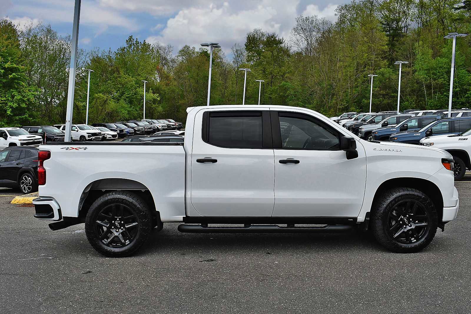 Used 2022 Chevrolet Silverado 1500 Custom AWD/4WD image 6