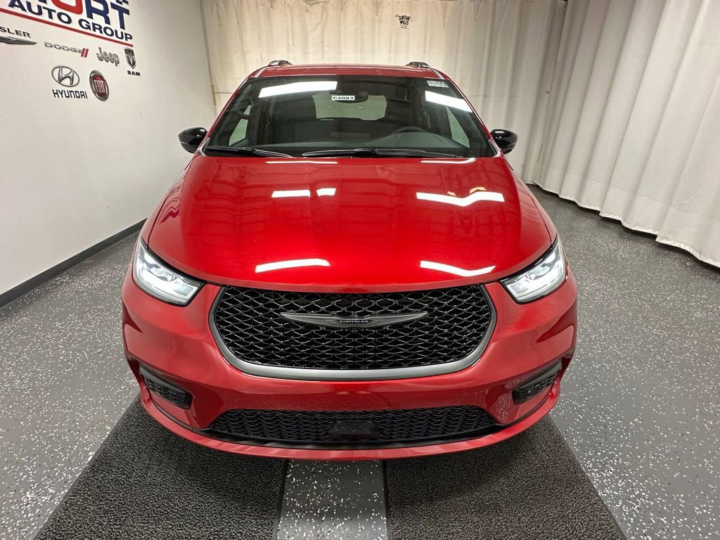 New 2025 Chrysler Pacifica Select w/ Fav Edition Package image 3