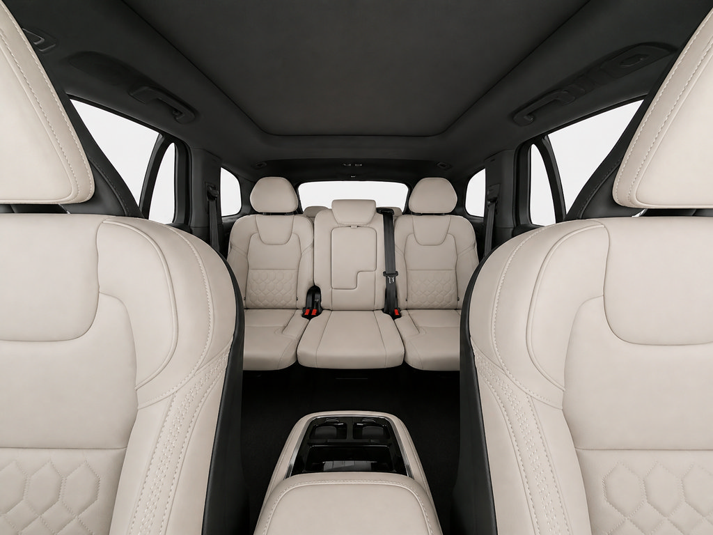 Certified 2026 Volvo XC90 B6 Core AWD/4WD image 13