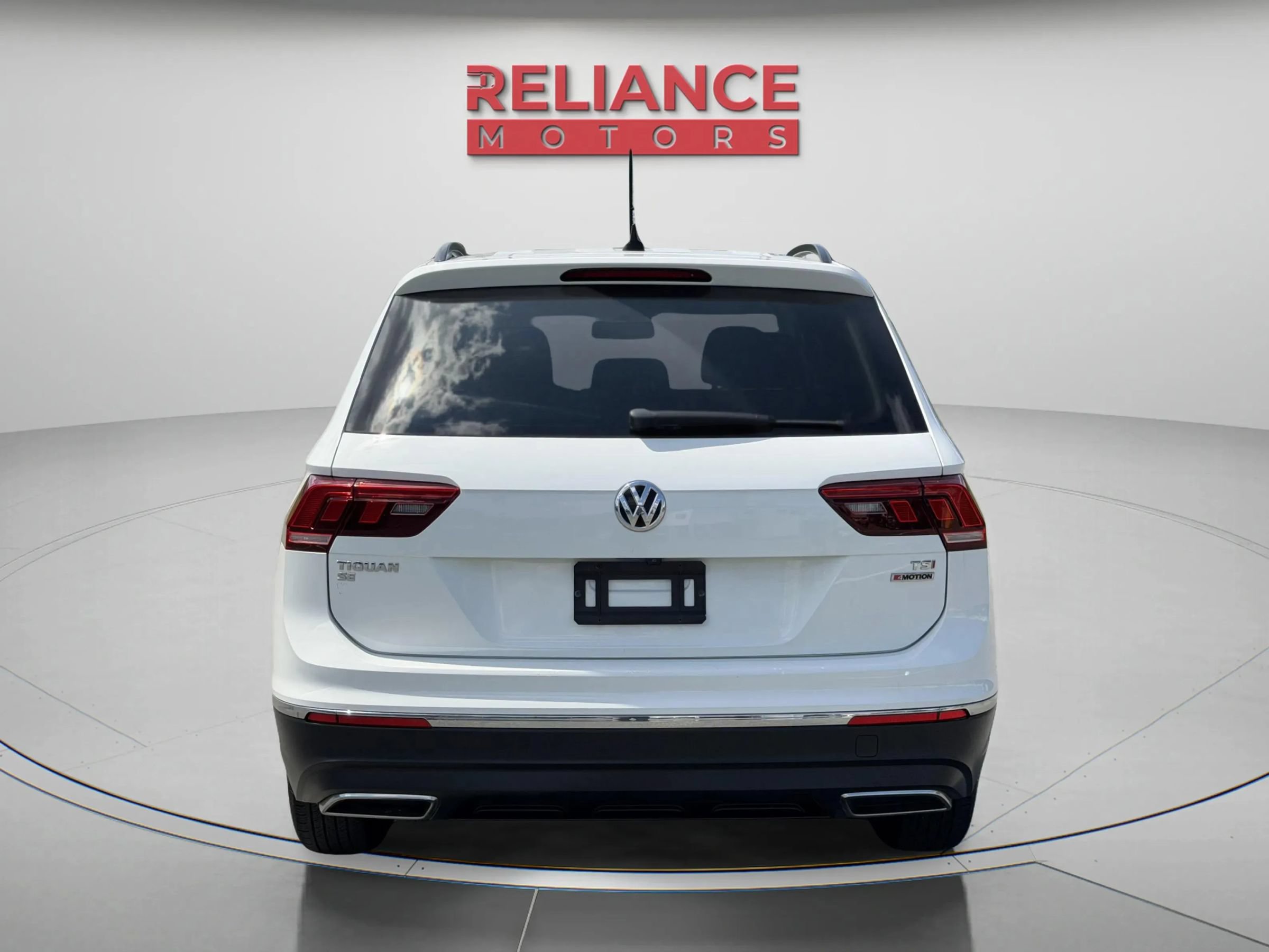 Used 2018 Volkswagen Tiguan SE AWD/4WD image 5