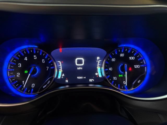 Used 2023 Chrysler Pacifica Touring-L FWD image 22