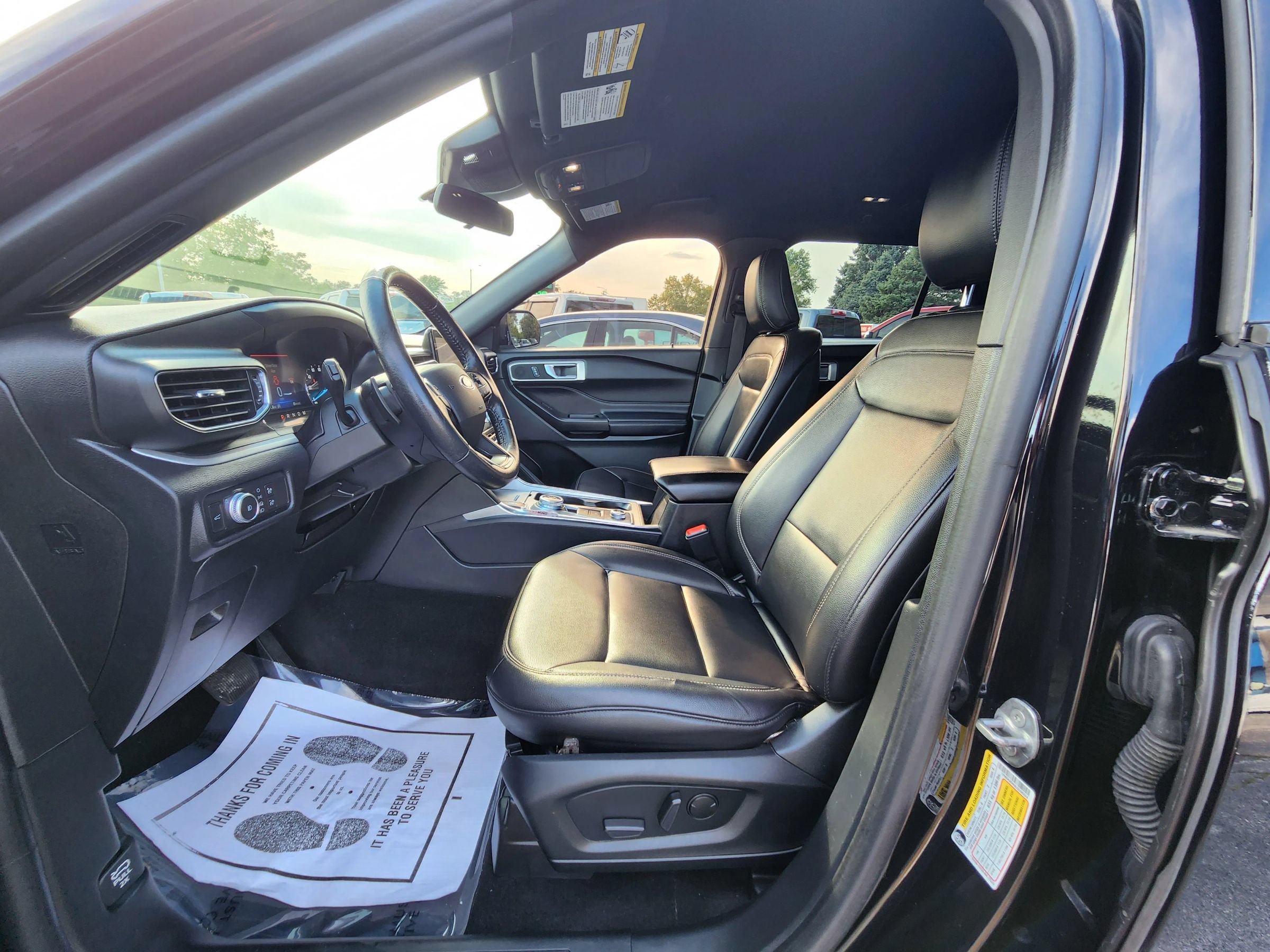 Used 2020 Ford Explorer XLT w/ Equipment Group 202A AWD/4WD image 19