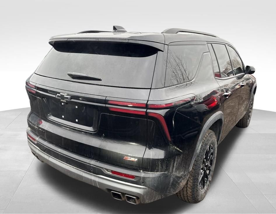 Used 2025 Chevrolet Traverse Z71 w/ LPO, Floor Liner Package image 2