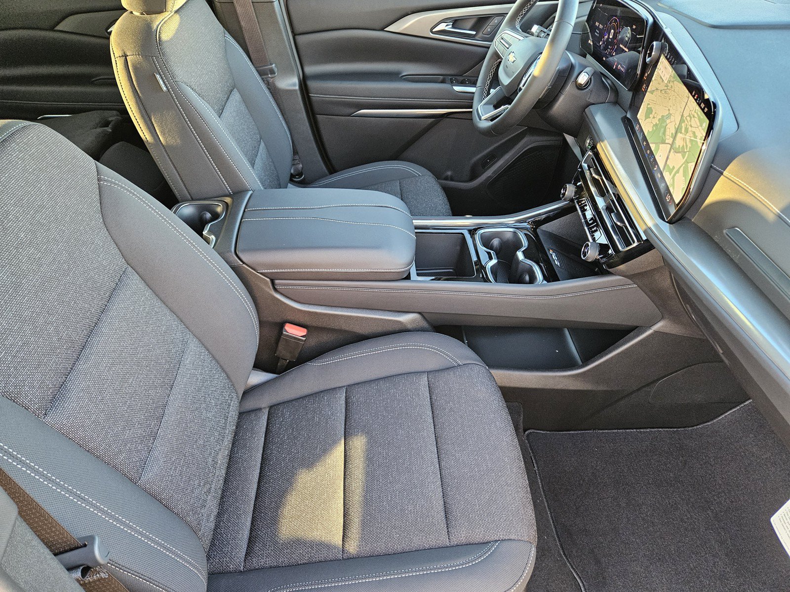 New 2027 Chevrolet Traverse LT w/ Driver Confidence Package FWD image 10